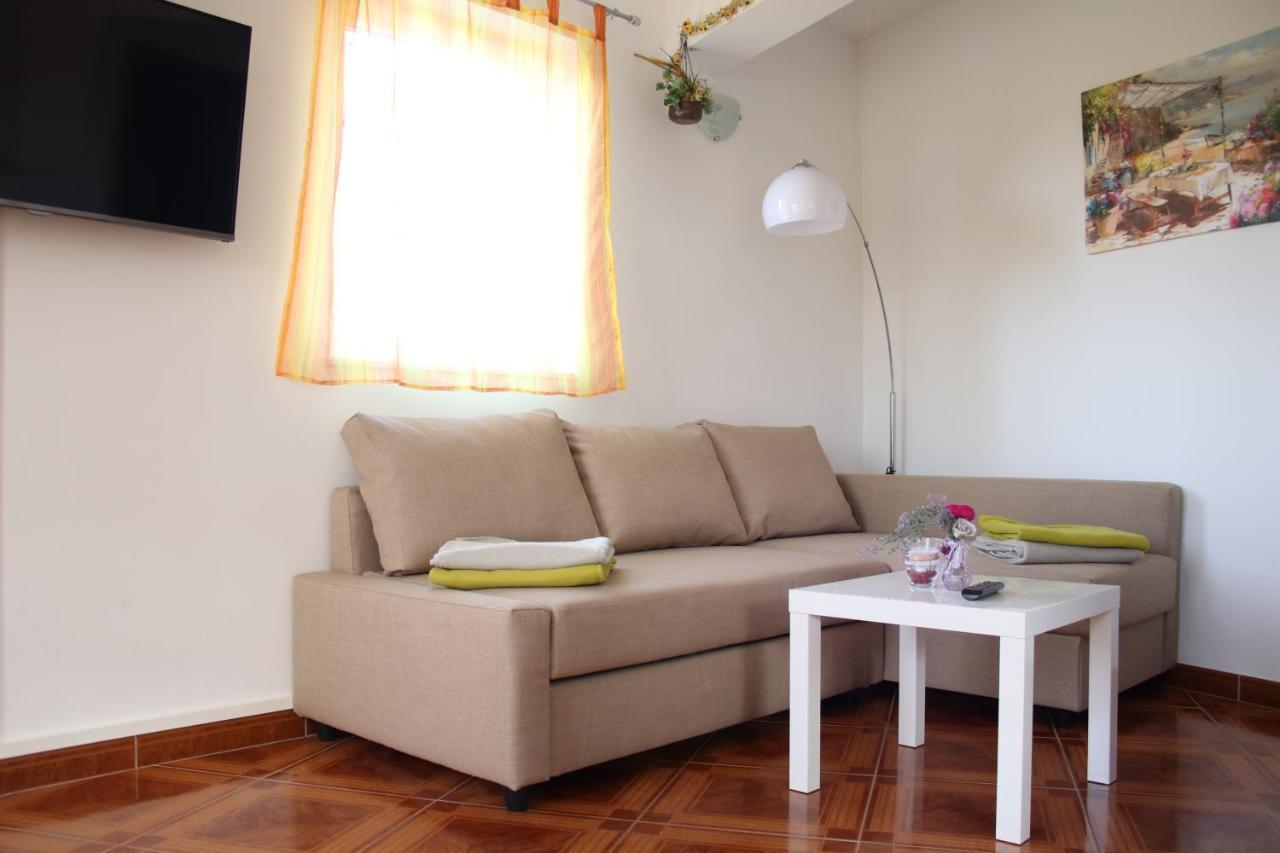 Apartments Pegla 네레자인 외부 사진