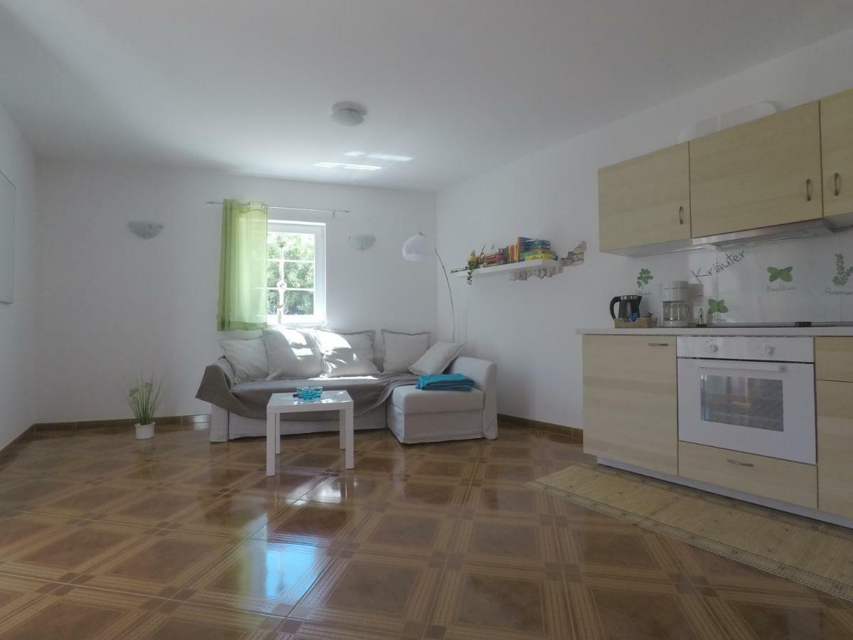 Apartments Pegla 네레자인 외부 사진