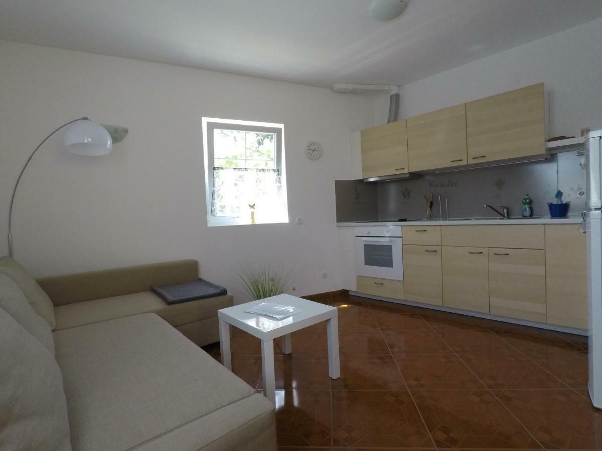 Apartments Pegla 네레자인 외부 사진